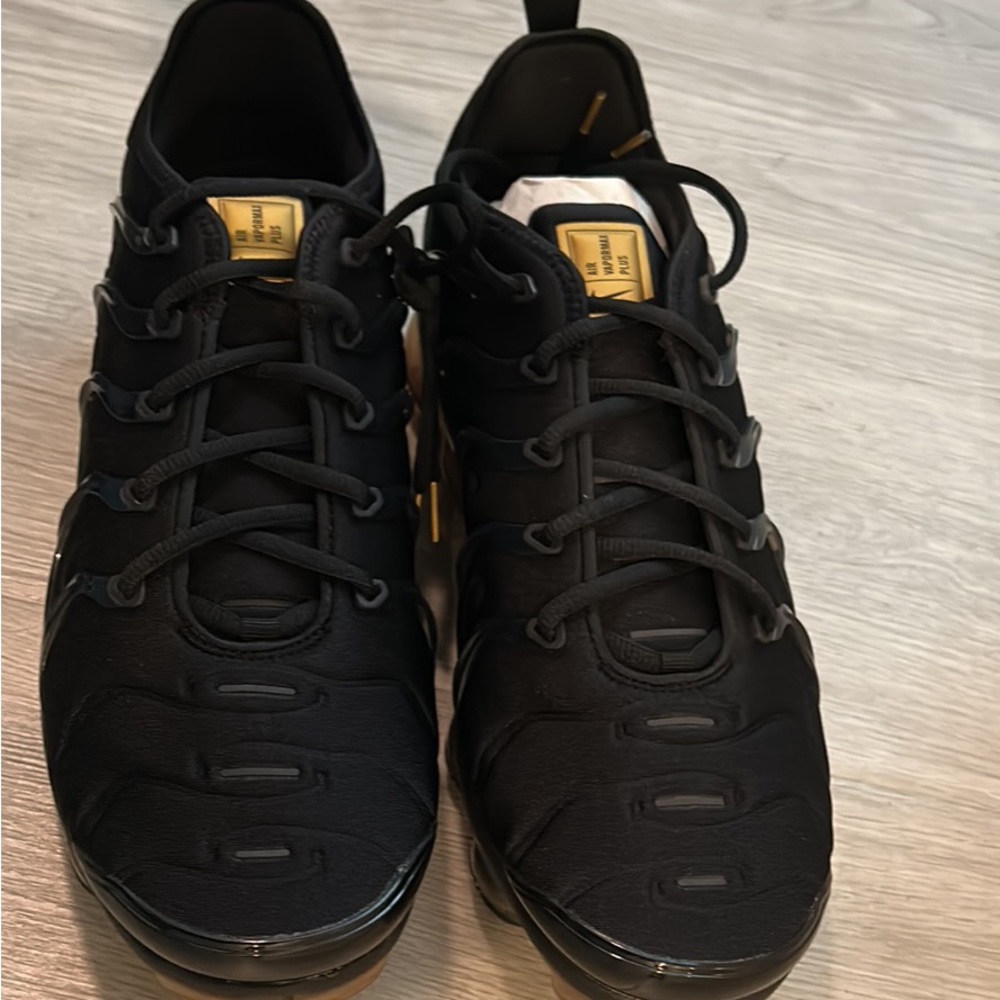 nike vapormax plus